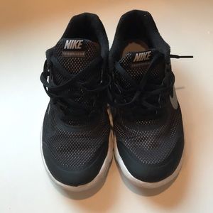 Nike shoes youth size 6Y (or 7 in women’s)